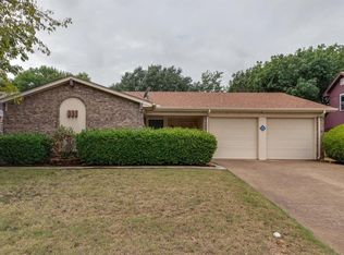 6712 Woodway Dr, Fort Worth, TX 76133