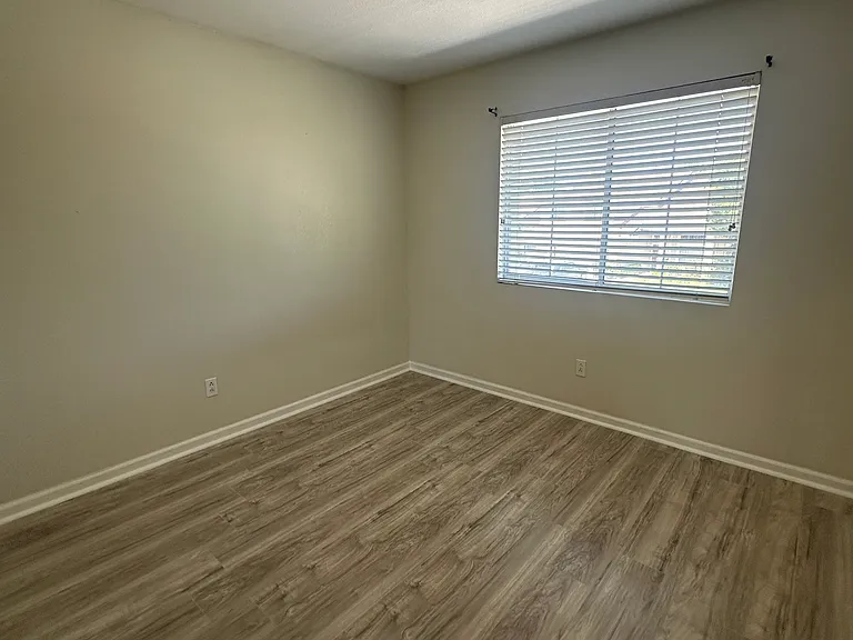 2104 Lynwood Way — Photo 30