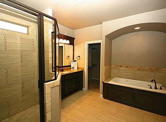2nd image of 1012 Samantha Ln