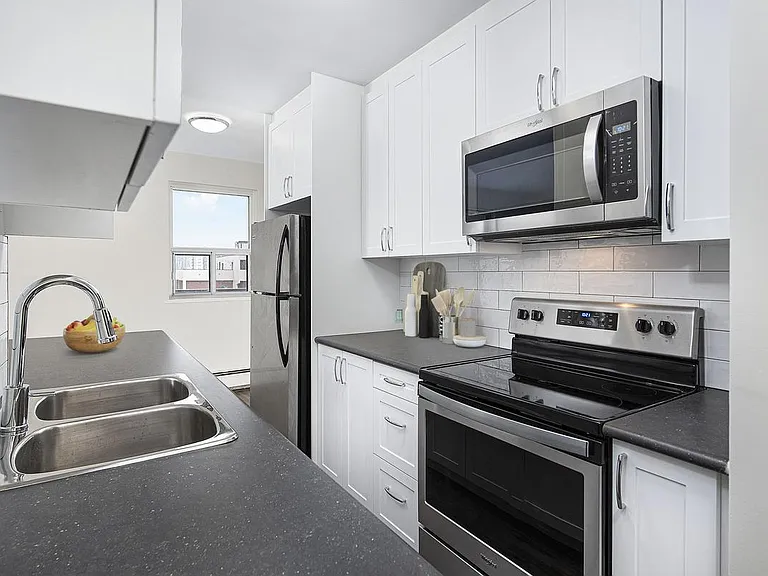 4500 Jane St — Photo 1