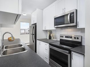 1050 Castlefield Avenue, Toronto, ON M6B 1E7