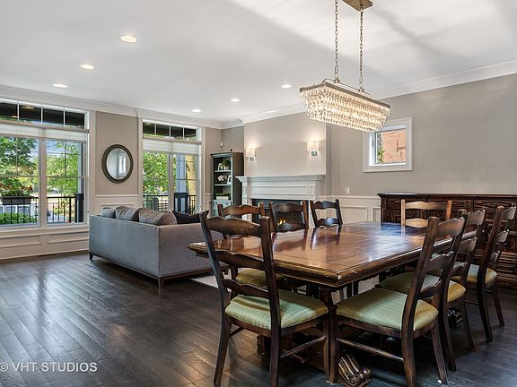 2nd image of 2019 W Wellington Ave