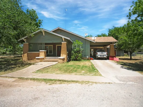 203 Bennett St E, Strawn, TX 76475