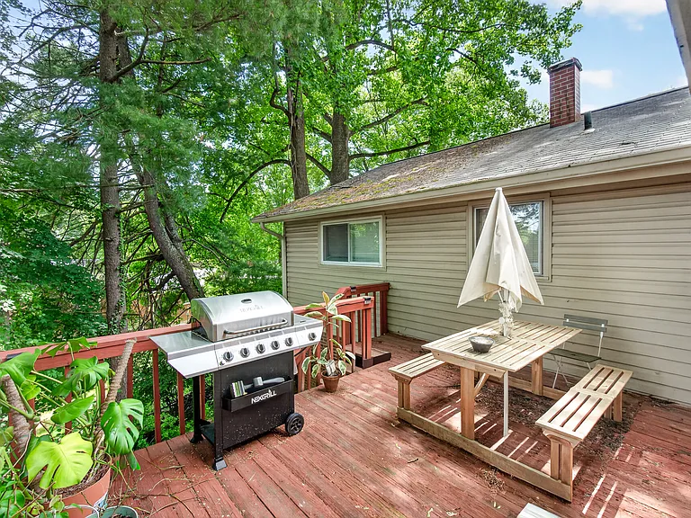 4905 Ertter Dr — Photo 1