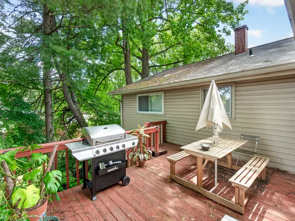 4905 Ertter Dr, Rockville, MD 20852