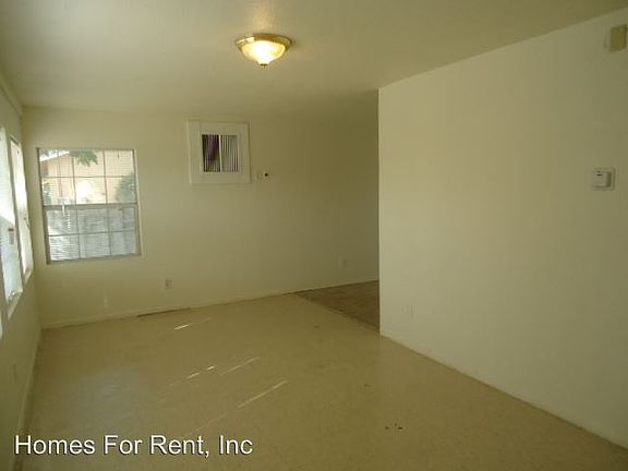 3rd image of 1504 W Tomah Ave
