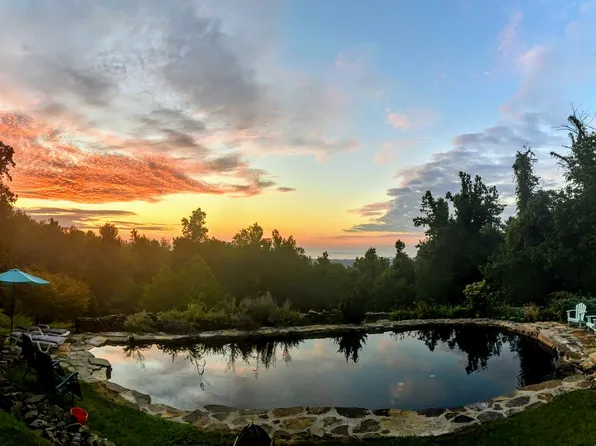 17738 Raven Rocks Rd, Bluemont, VA 20135