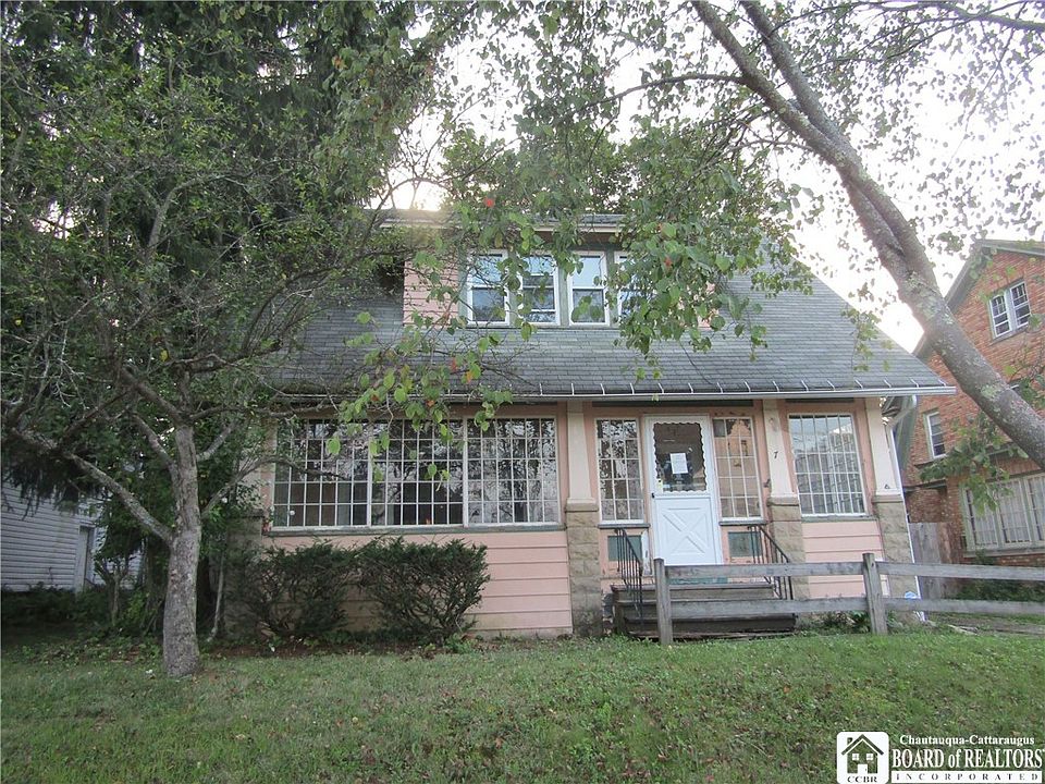 1st image of 7 Beverly Pl