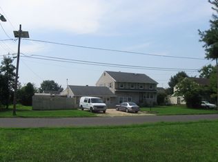 35 Kerr Dr, Hamilton, NJ 08610