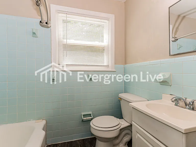 2435 Sumac Dr — Photo 11
