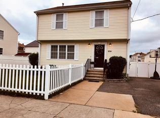 904 Charles St, Fall River, MA 02724