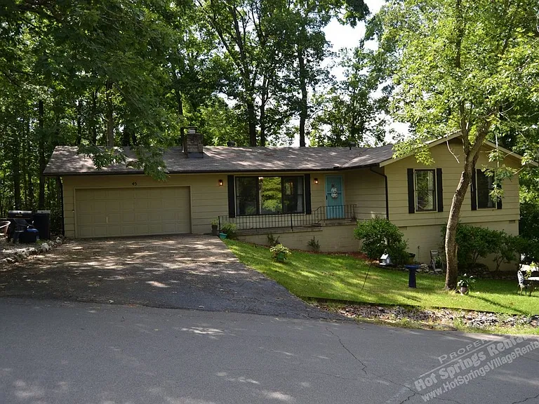 45 Sierra Dr — Photo 2