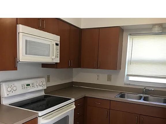 2nd image of 4338 Hargrave St