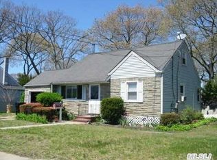 349 W Islip Blvd, West Islip, NY 11795