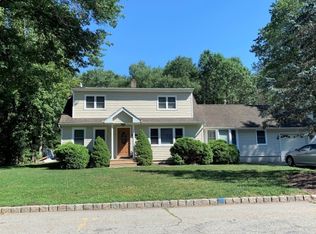 26 Big Piece Rd, Fairfield, NJ 07004