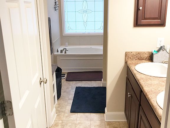 5th image of 209 Wedgewood Dr