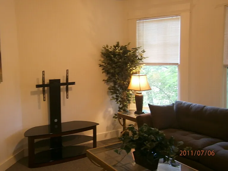 102 Highland Pl #2 — Photo 2