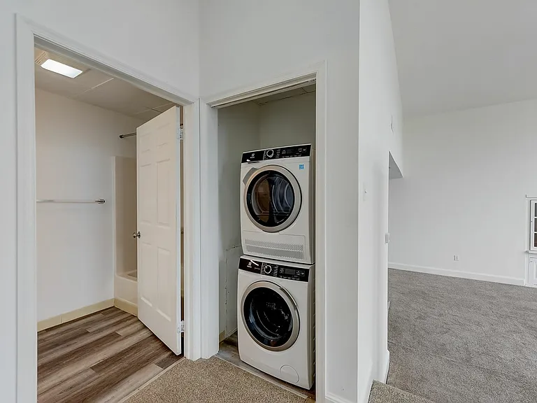 Franklin Manor Apartments — Photo 10