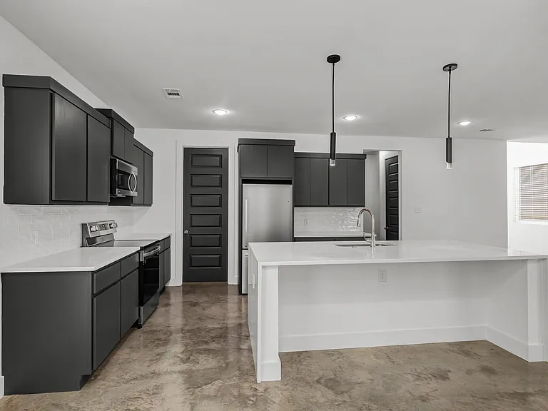 3011 Alpha Wolf Ct — Photo 6
