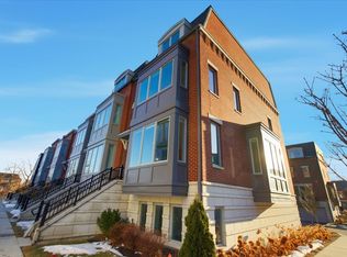 1233 Gateway Ct, Northbrook, IL 60062