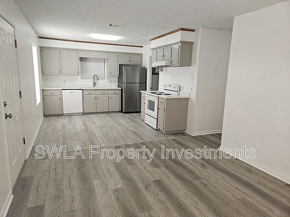 2nd image of 1750 S Tallowood Dr