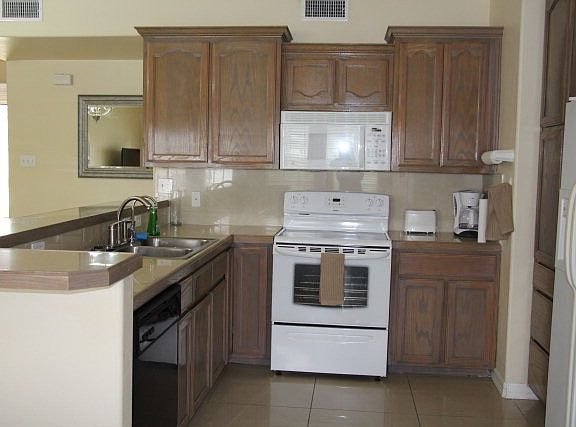 4th image of 2230 El Dorado Ave APT 1