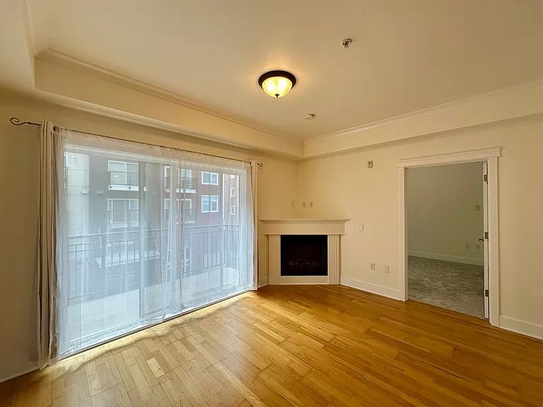 1015 Railroad Ave #303 — Photo 8