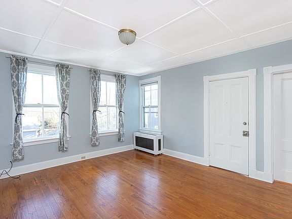 5th image of 11.5 Newport Ave #2
