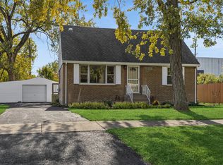 7705 Columbia Dr, Bridgeview, IL 60455