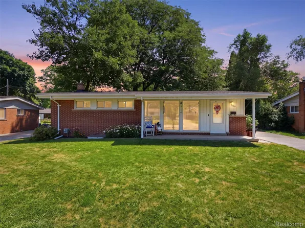 8980 Melrose St, Livonia, MI 48150