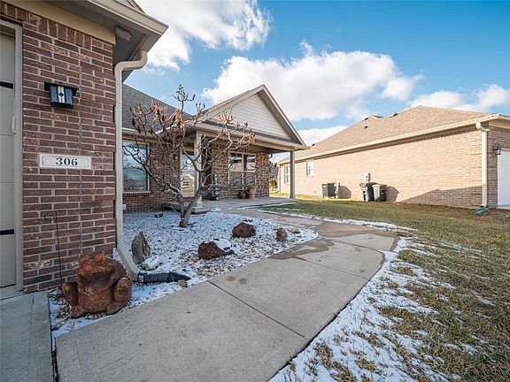 5th image of 306 Gale Ct