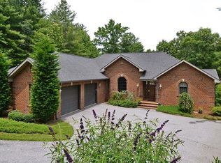 4037 Little River Rd, Hendersonville, NC 28739