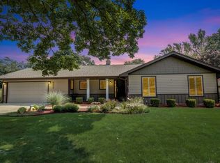 1217 Center Ln, Arlington Heights, IL 60004