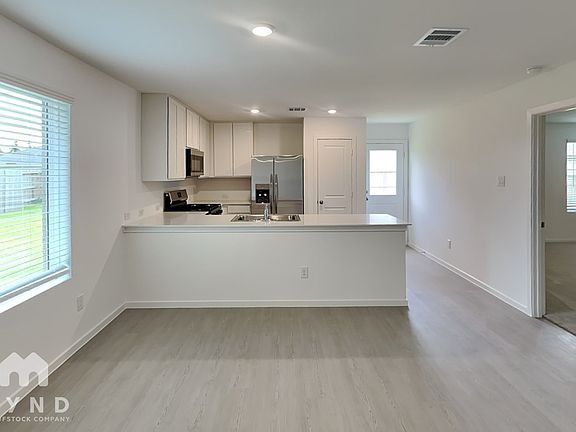 4th image of 904 Coperchiata Cir