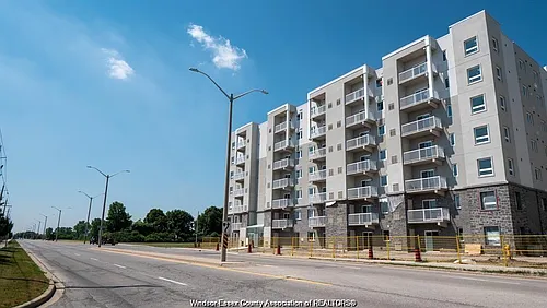 1611 Banwell Rd Photo 1