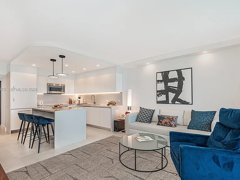 2301 Collins Ave #1440 — Photo 8