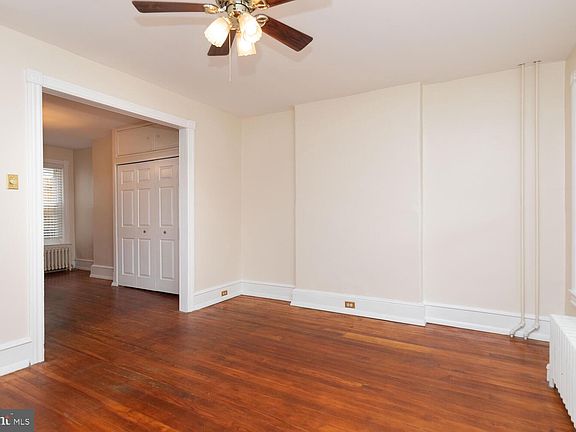 3rd image of 288 Leverington Ave
