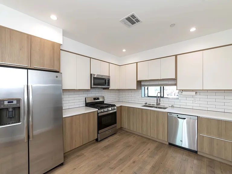 1240 S Harvard Blvd #1/2 — Photo 14