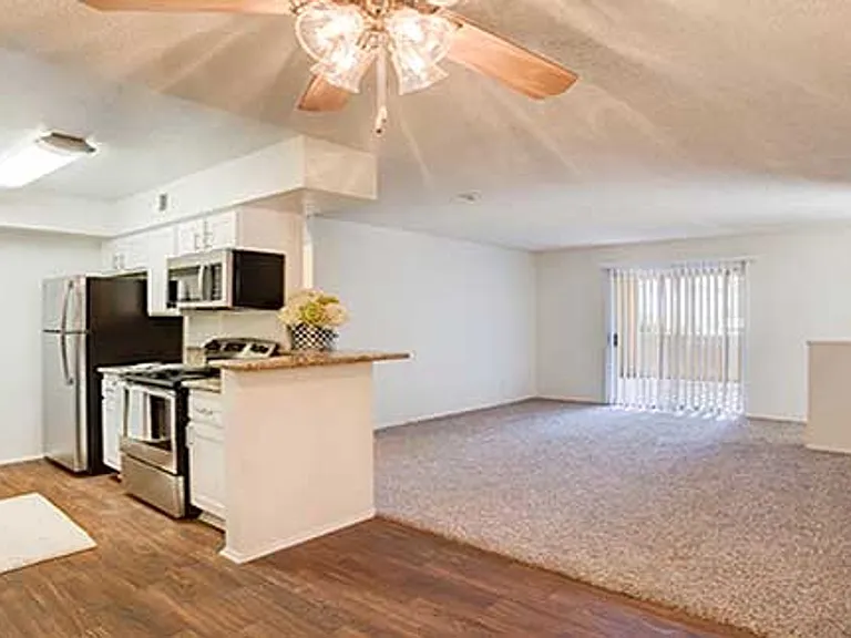 Waterstone Alta Loma Apartments — Photo 23