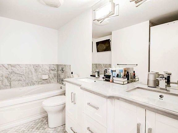4th image of 438 King St W #1901