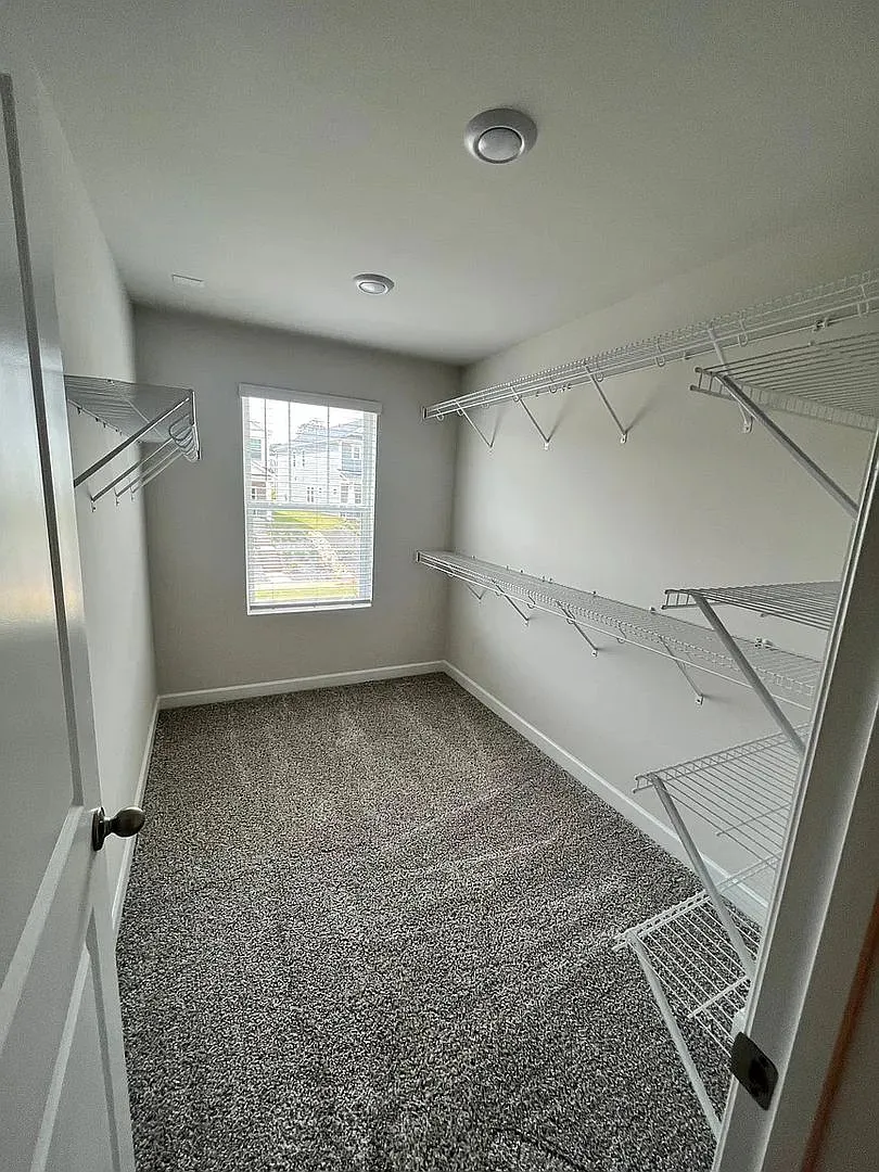 Rooms in 4 Bedroom Home at Laughing Gull Dr — Photo 2