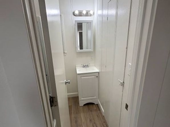 38 N Laurel St #1