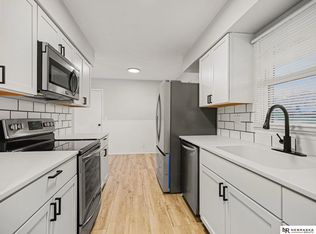 108 Hillside Dr, Bellevue, NE 68005