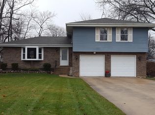 717 Plentywood Ln, Bensenville, IL