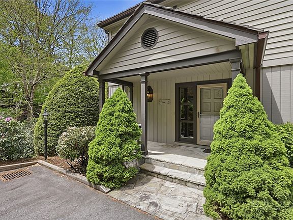 2nd image of 659 Clubhouse Drive #E1