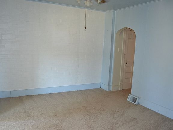 3rd image of 3193 Wilson Ave