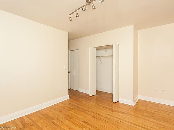 5th image of 650 W Aldine Ave #1015