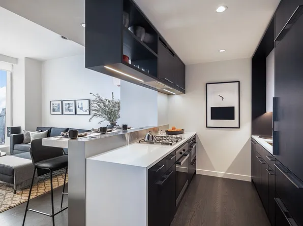 252 South St #77L, New York, NY 10002