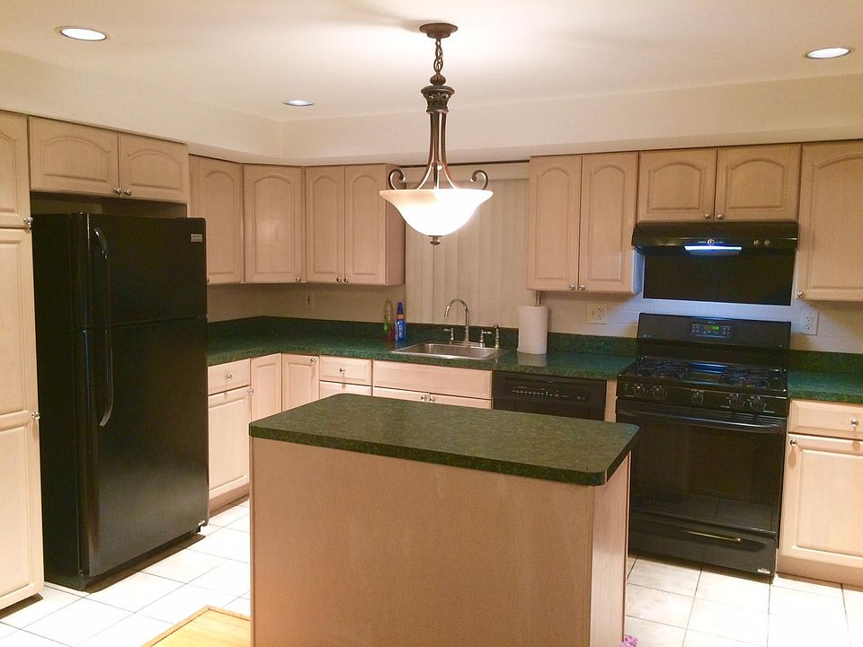 Kitchen with island