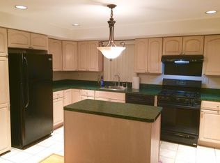 762 8th St FL 1ST, Secaucus, NJ 07094